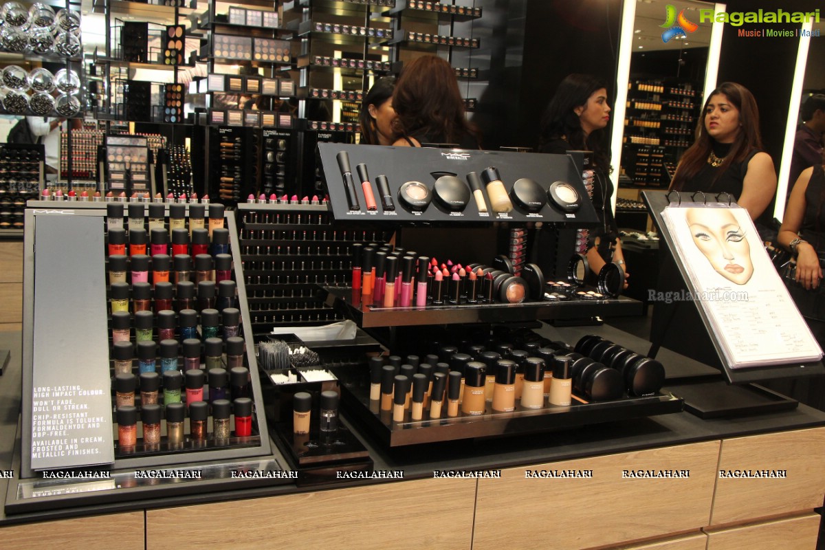 Exclusive Presentation by Sonic Sarwate at MAC Stores, Forum Mall, Hyderabad