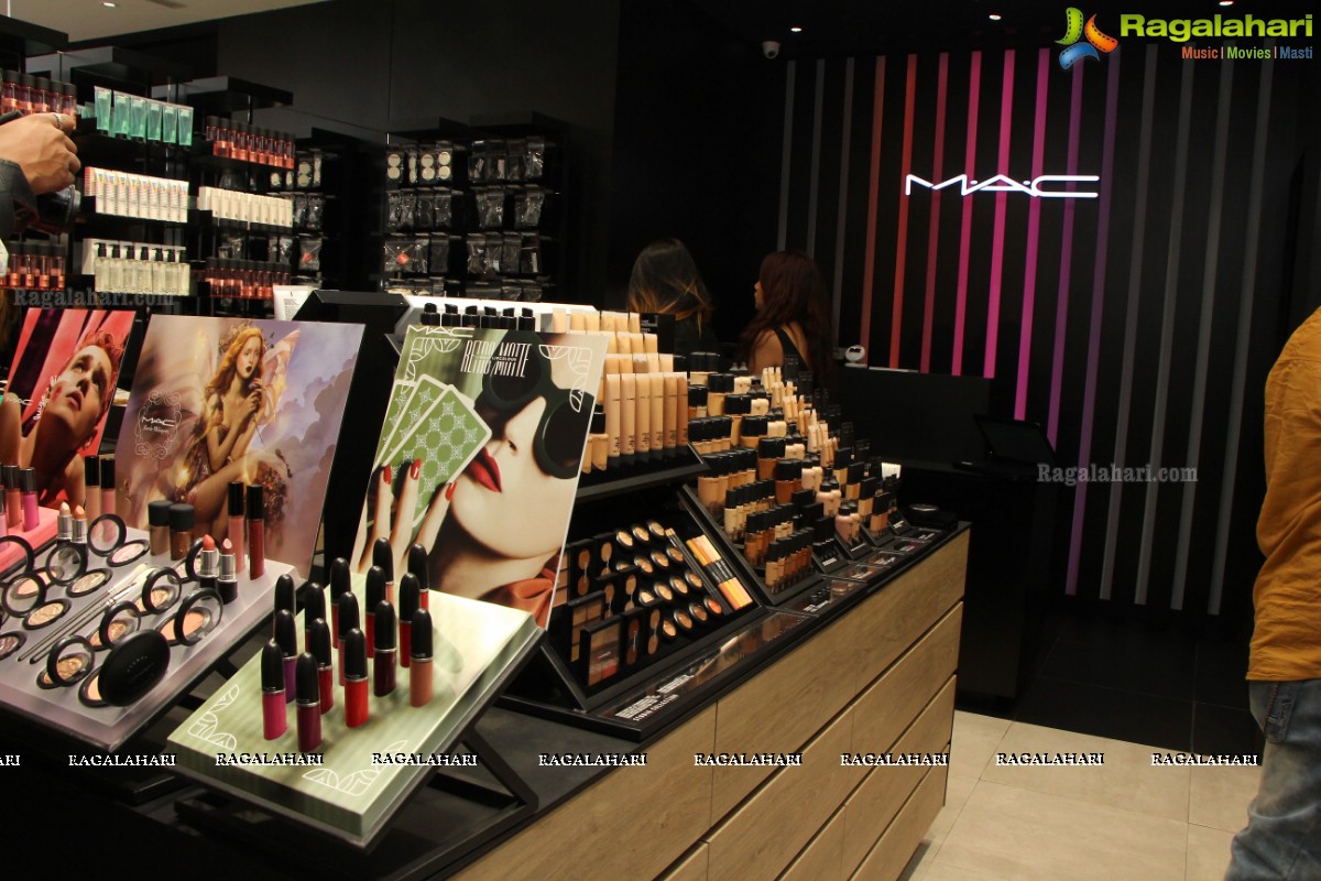 Exclusive Presentation by Sonic Sarwate at MAC Stores, Forum Mall, Hyderabad