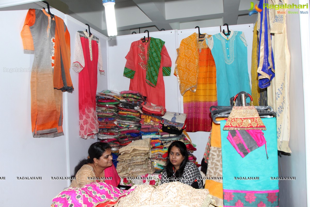 Geetha Madhuri launches Taarana 2016 - Fashion and Lifestyle Exhibition cum Sale at Kamma Sangham, Hyderabad