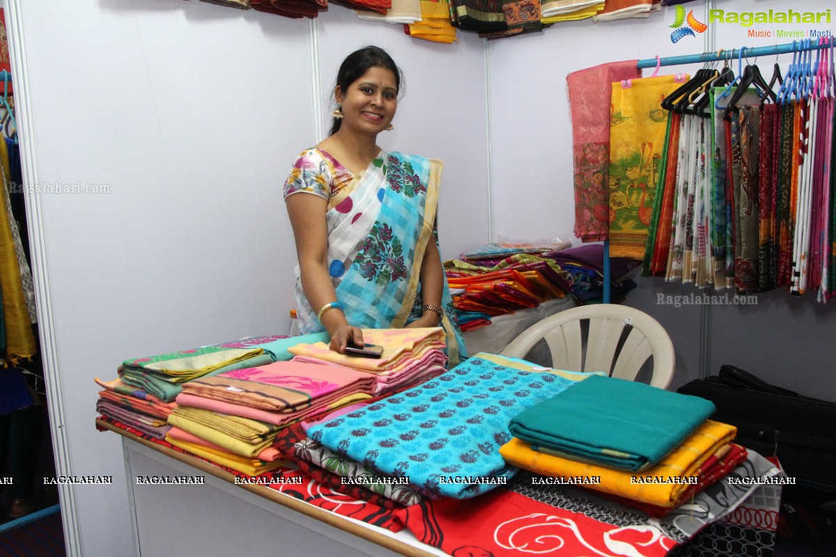 Geetha Madhuri launches Taarana 2016 - Fashion and Lifestyle Exhibition cum Sale at Kamma Sangham, Hyderabad