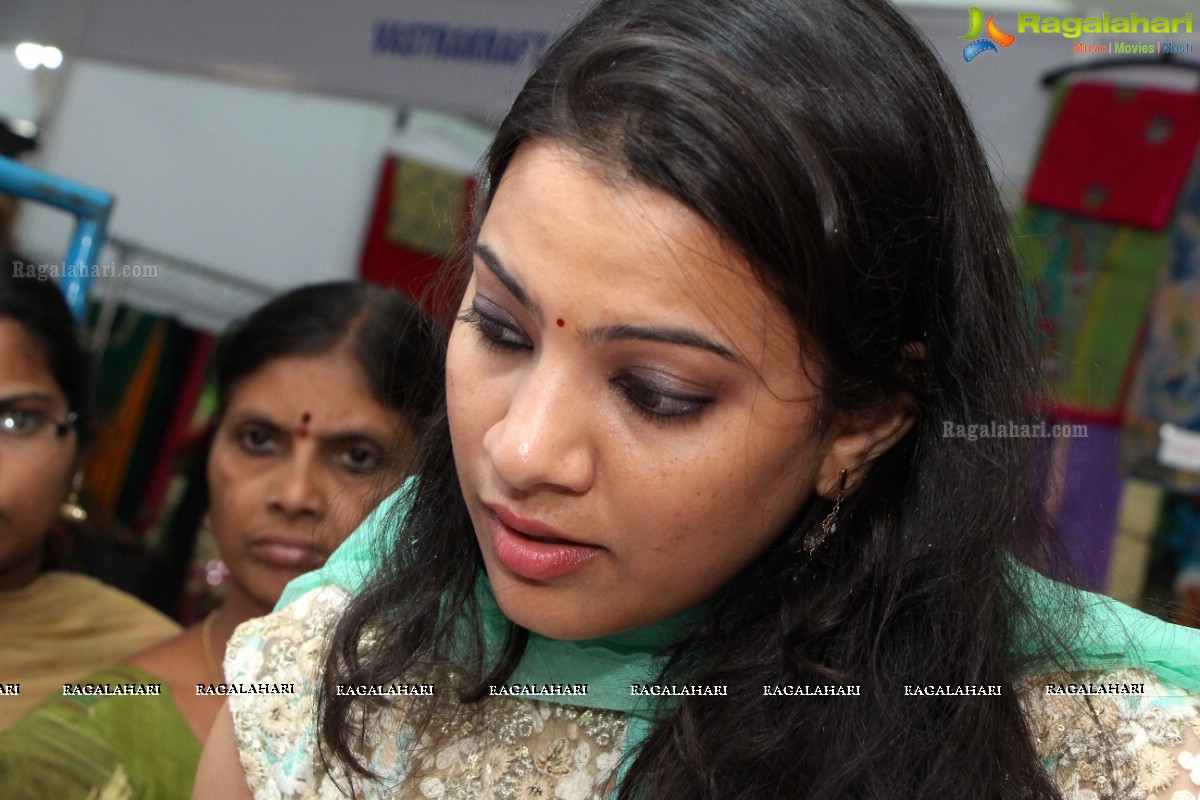 Geetha Madhuri launches Taarana 2016 - Fashion and Lifestyle Exhibition cum Sale at Kamma Sangham, Hyderabad