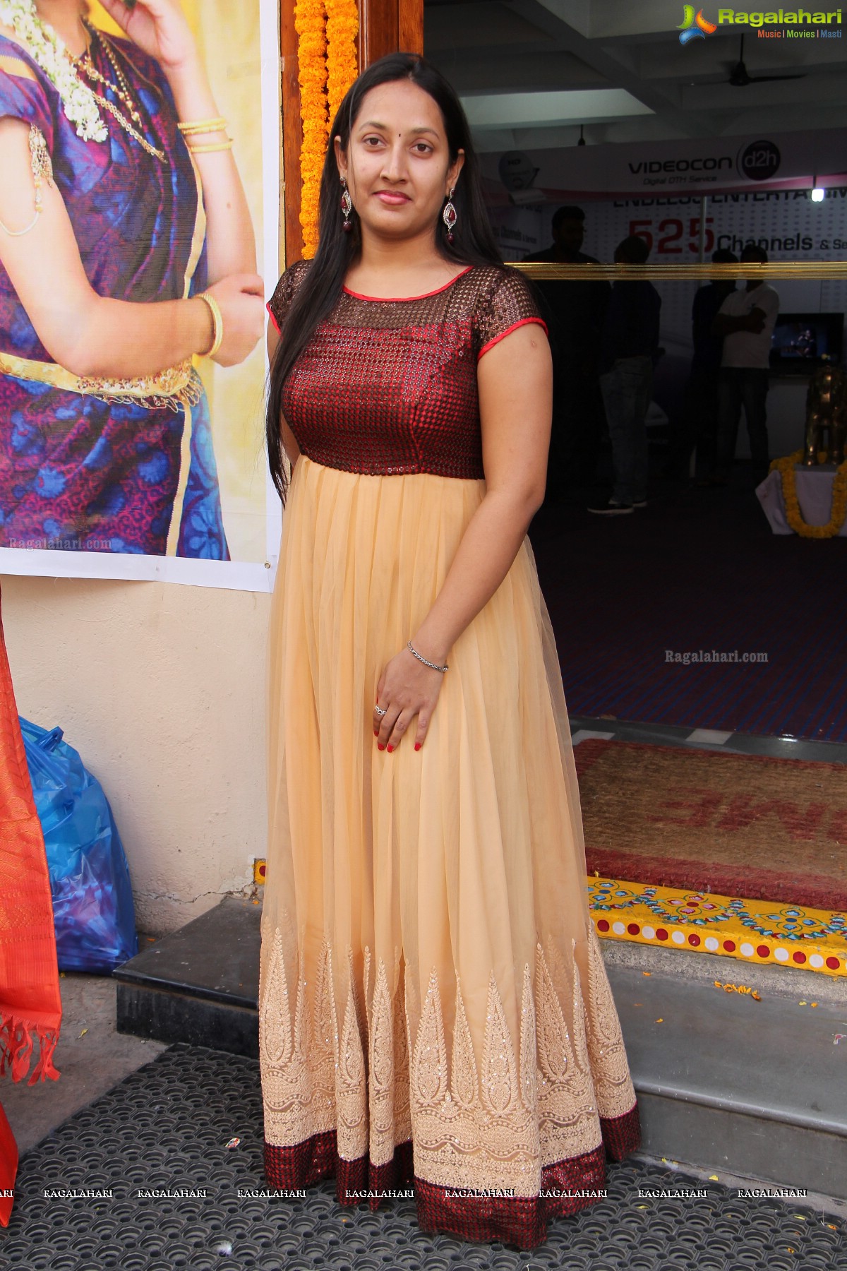 Geetha Madhuri launches Taarana 2016 - Fashion and Lifestyle Exhibition cum Sale at Kamma Sangham, Hyderabad