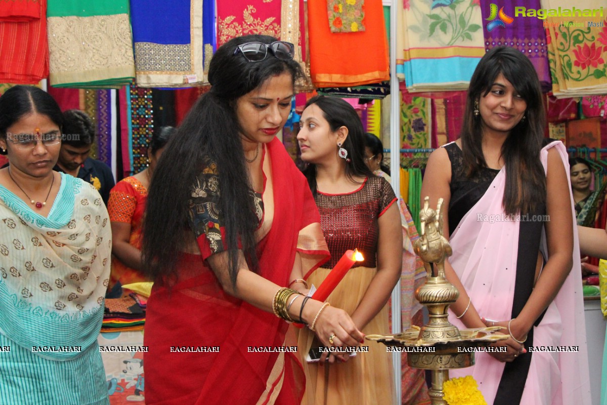 Geetha Madhuri launches Taarana 2016 - Fashion and Lifestyle Exhibition cum Sale at Kamma Sangham, Hyderabad