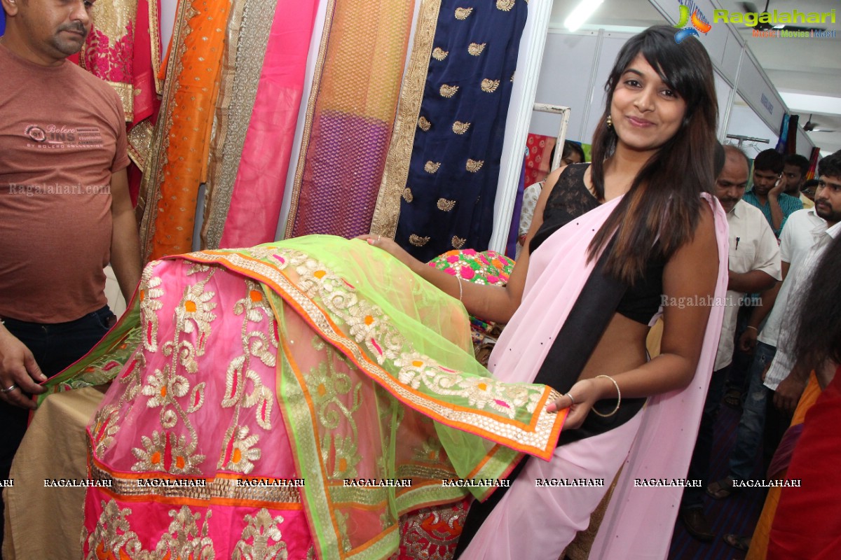 Geetha Madhuri launches Taarana 2016 - Fashion and Lifestyle Exhibition cum Sale at Kamma Sangham, Hyderabad