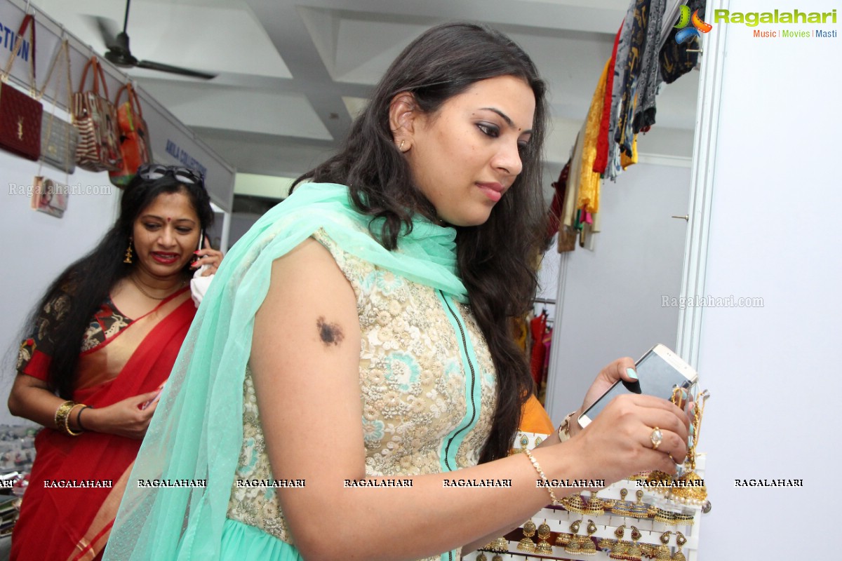 Geetha Madhuri launches Taarana 2016 - Fashion and Lifestyle Exhibition cum Sale at Kamma Sangham, Hyderabad