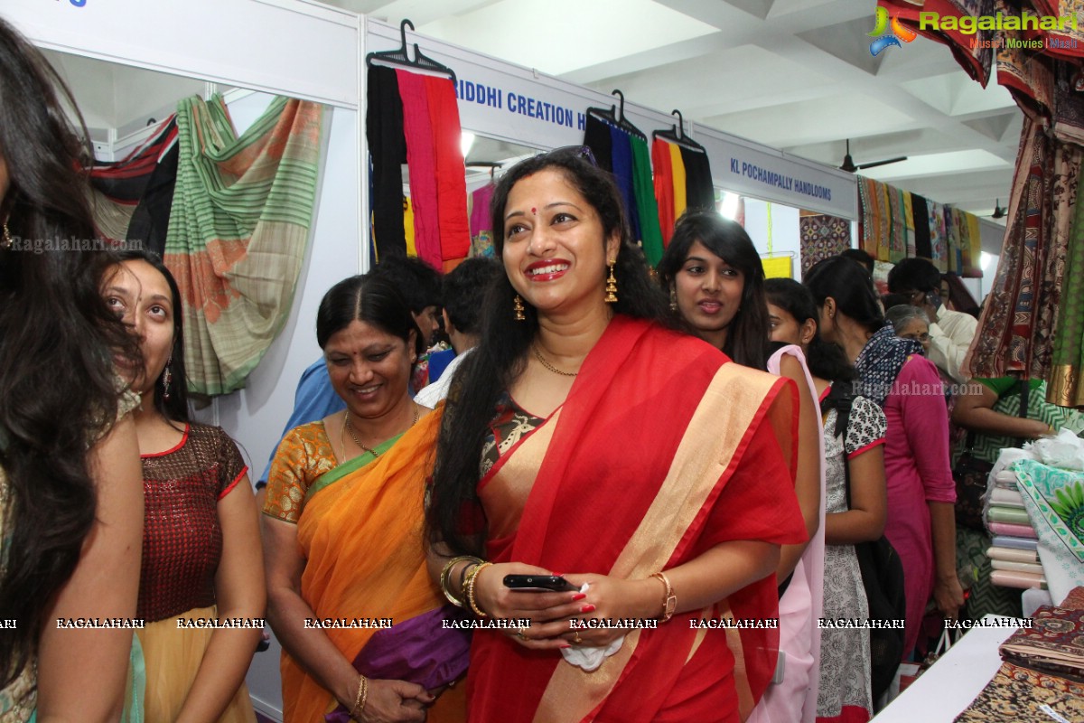 Geetha Madhuri launches Taarana 2016 - Fashion and Lifestyle Exhibition cum Sale at Kamma Sangham, Hyderabad