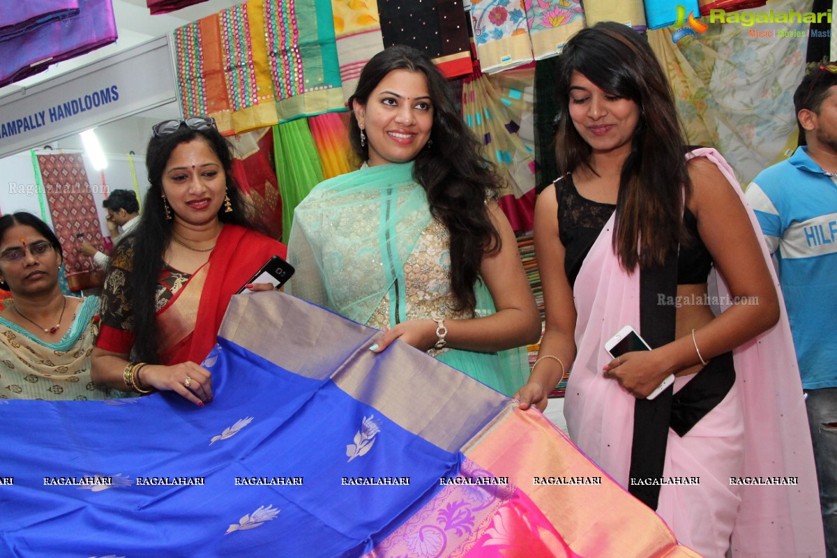 Geetha Madhuri launches Taarana 2016 - Fashion and Lifestyle Exhibition cum Sale at Kamma Sangham, Hyderabad