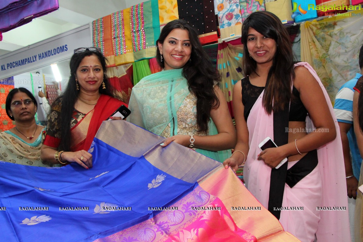 Geetha Madhuri launches Taarana 2016 - Fashion and Lifestyle Exhibition cum Sale at Kamma Sangham, Hyderabad