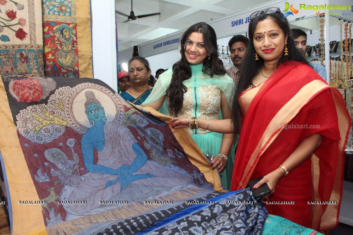 Geetha Madhuri launches Taarana 2016 - Fashion and Lifestyle Exhibition cum Sale at Kamma Sangham, Hyderabad