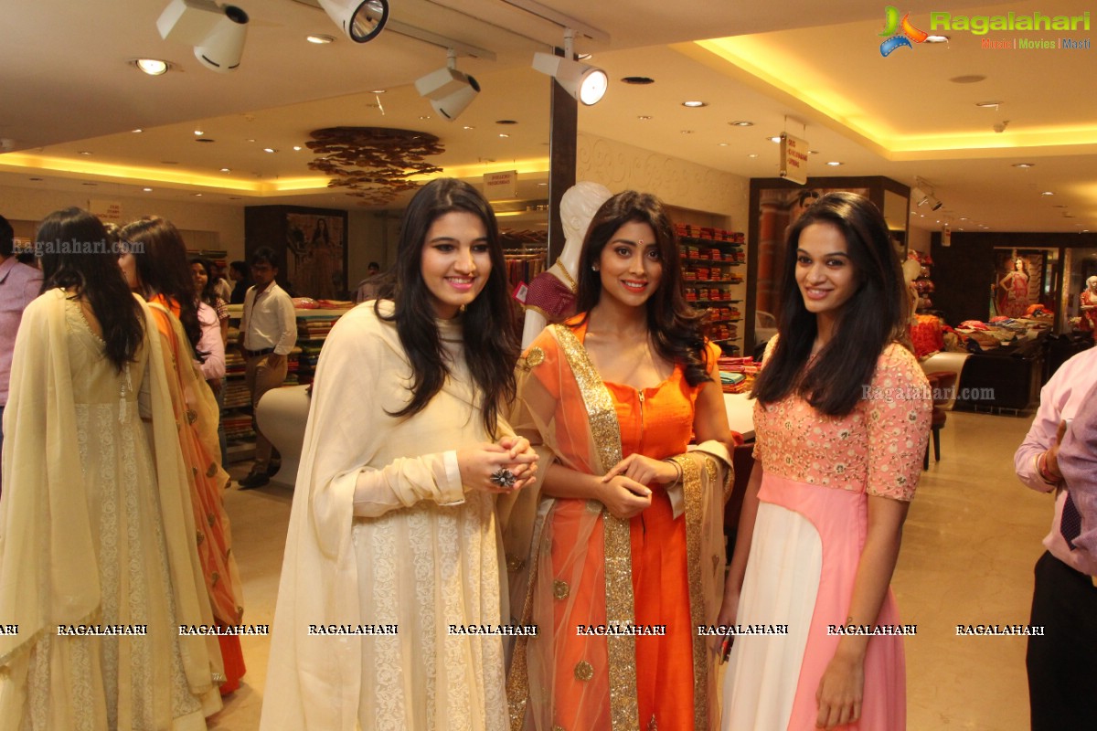 Curtain Raiser of The Label Bazaar by Shriya Saran, Hyderabad