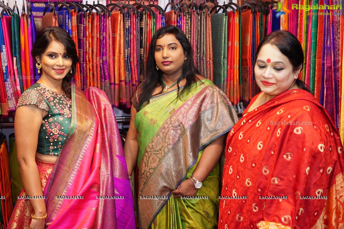 Sai Krupa inaugurates Trendz Vivah Collection Exhibition and Sale 2016 at Taj Krishna, Hyderabad