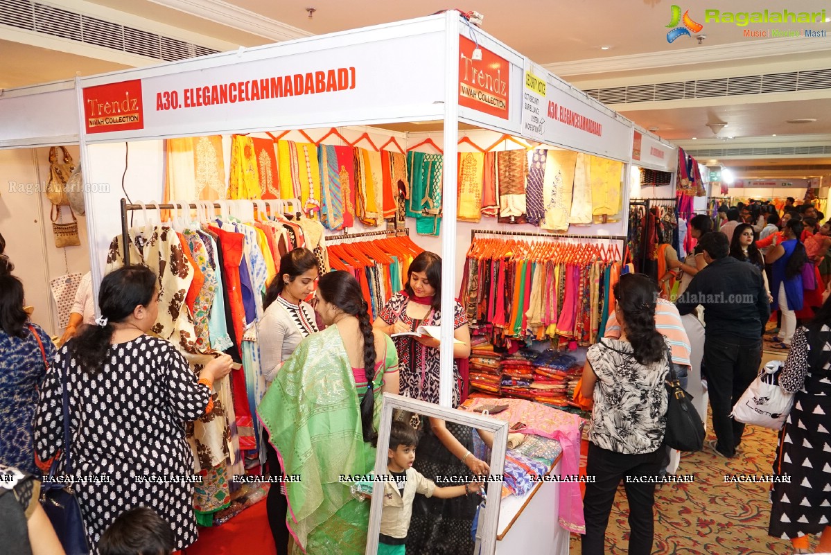 Sai Krupa inaugurates Trendz Vivah Collection Exhibition and Sale 2016 at Taj Krishna, Hyderabad