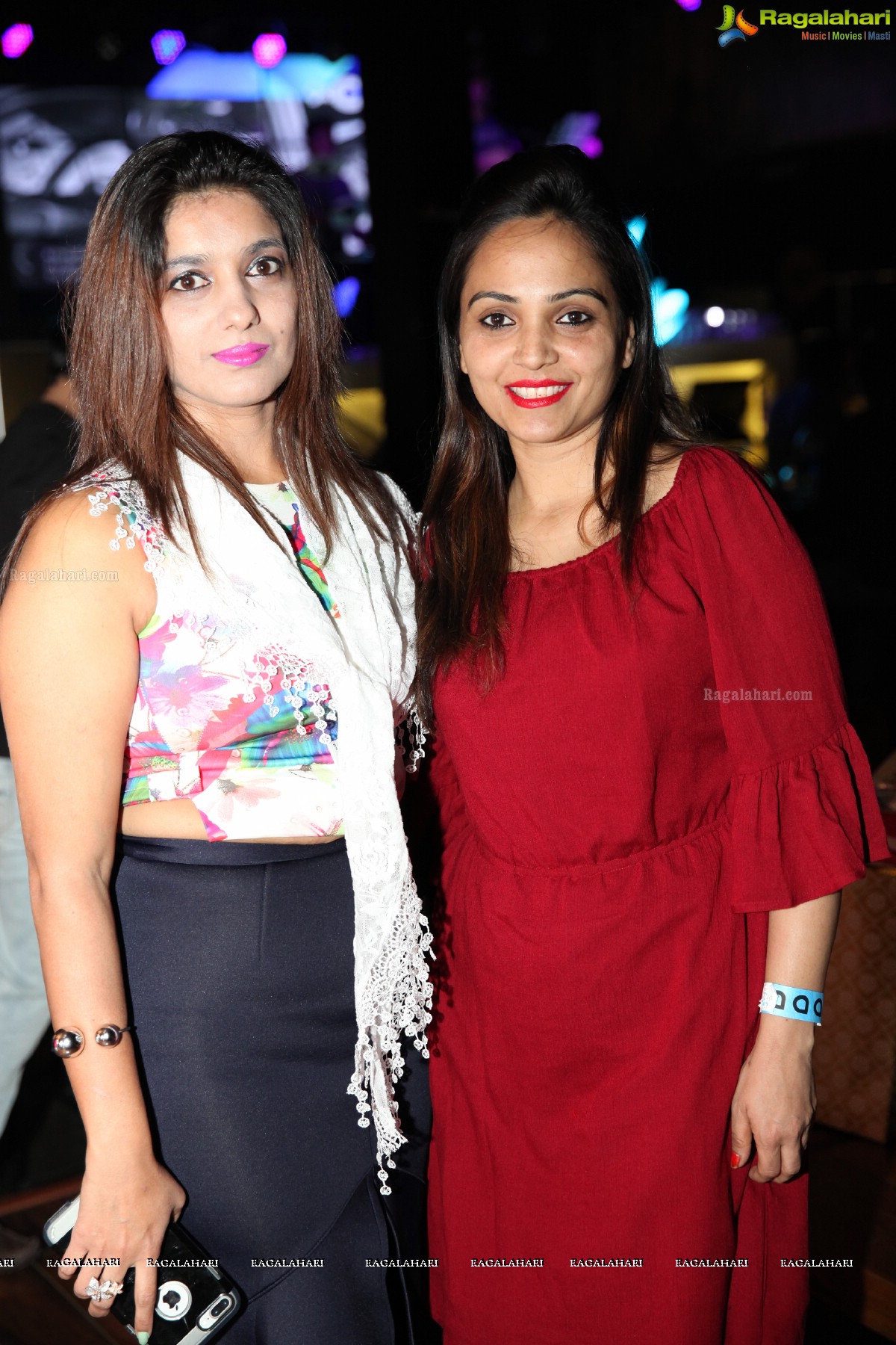 Anita Rathi-Sumeet Rathi 15th Wedding Anniversary Celebrations at Air Live