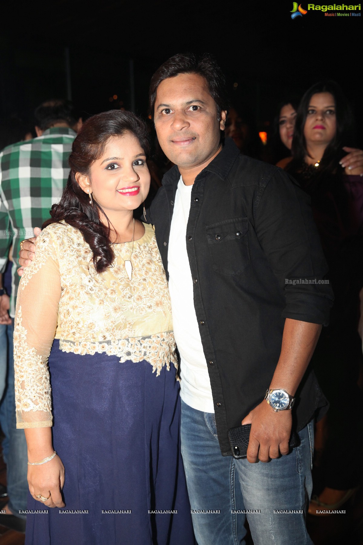 Anita Rathi-Sumeet Rathi 15th Wedding Anniversary Celebrations at Air Live