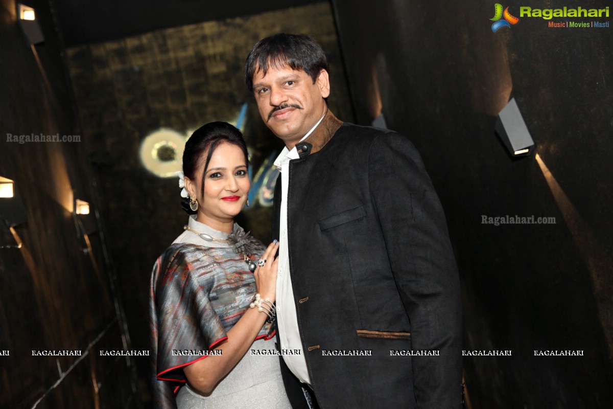 Anita Rathi-Sumeet Rathi 15th Wedding Anniversary Celebrations at Air Live