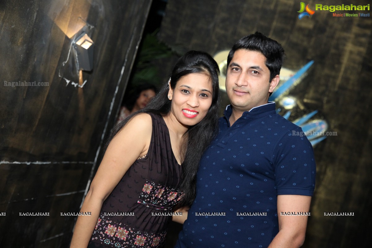 Anita Rathi-Sumeet Rathi 15th Wedding Anniversary Celebrations at Air Live