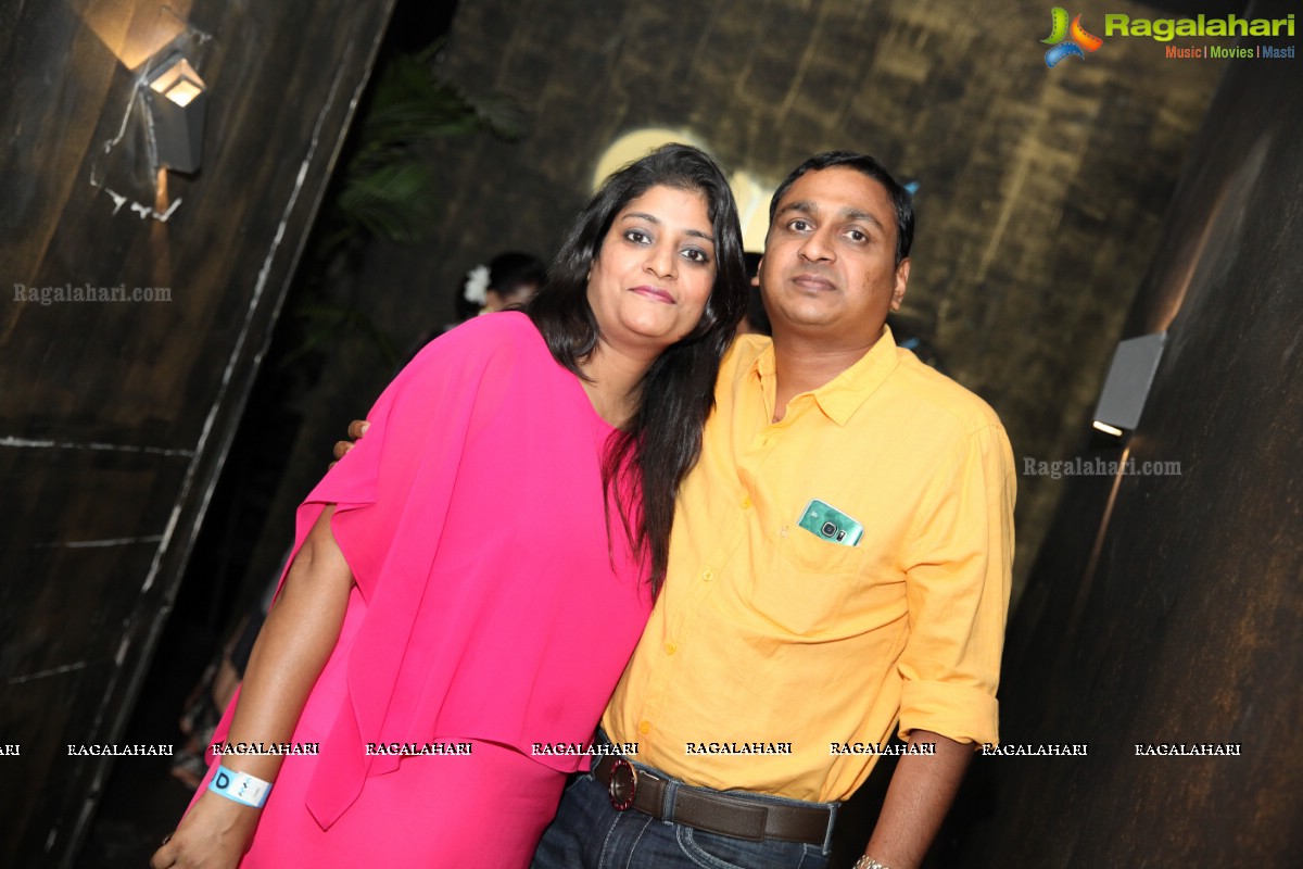 Anita Rathi-Sumeet Rathi 15th Wedding Anniversary Celebrations at Air Live