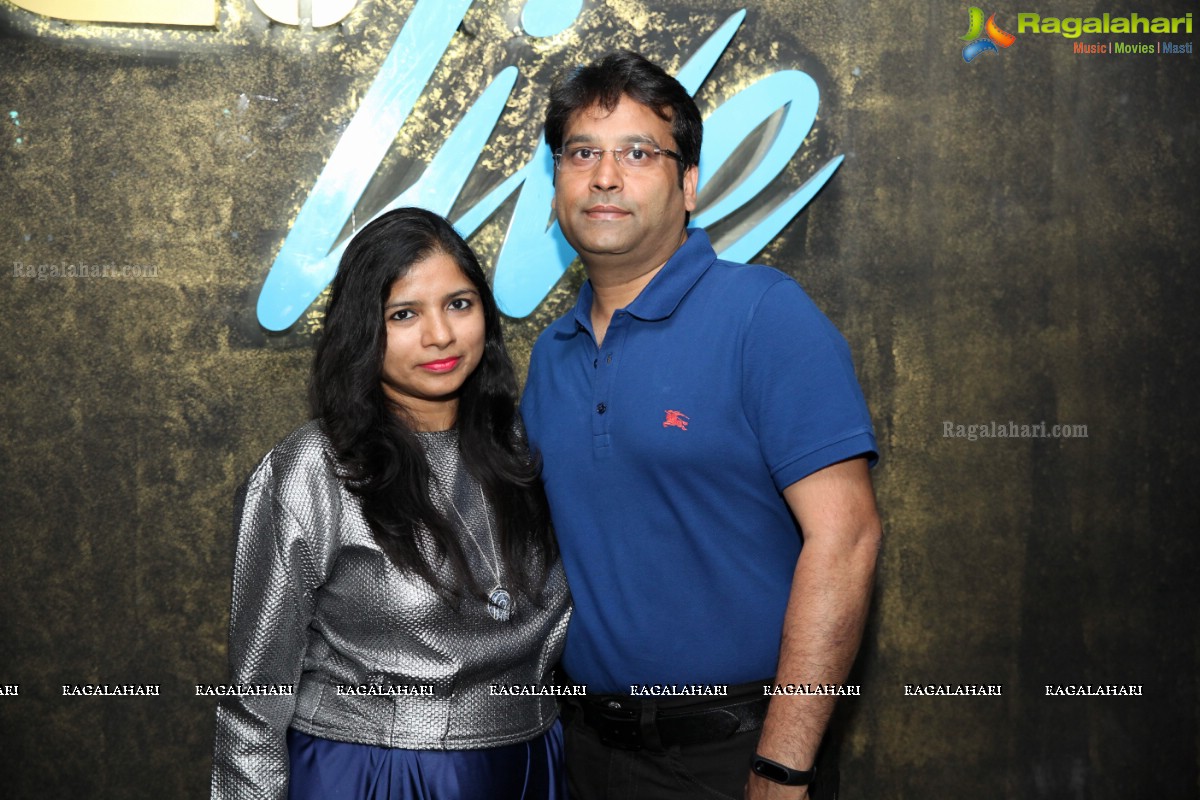 Anita Rathi-Sumeet Rathi 15th Wedding Anniversary Celebrations at Air Live