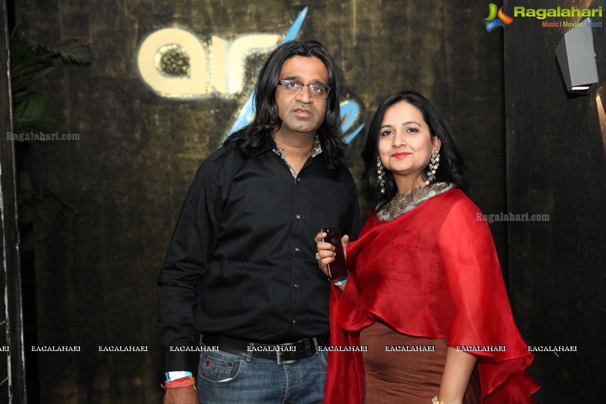 Anita Rathi-Sumeet Rathi 15th Wedding Anniversary Celebrations at Air Live