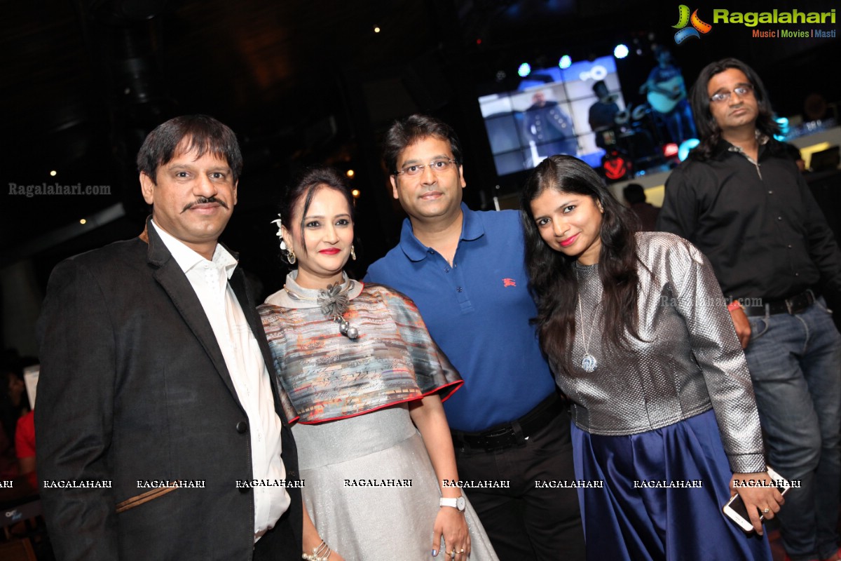 Anita Rathi-Sumeet Rathi 15th Wedding Anniversary Celebrations at Air Live