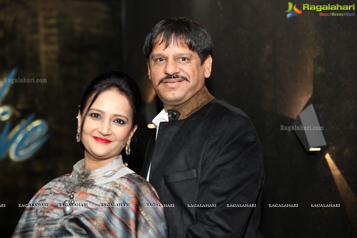 Anita Rathi-Sumeet Rathi 15th Wedding Anniversary Celebrations at Air Live