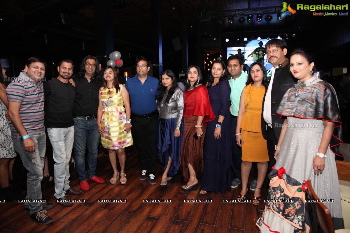 Anita Rathi-Sumeet Rathi 15th Wedding Anniversary Celebrations at Air Live