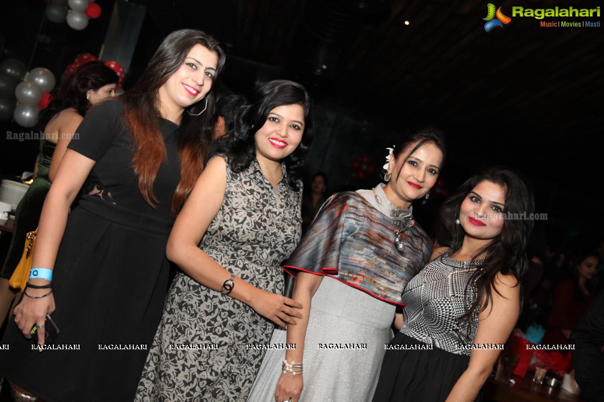 Anita Rathi-Sumeet Rathi 15th Wedding Anniversary Celebrations at Air Live