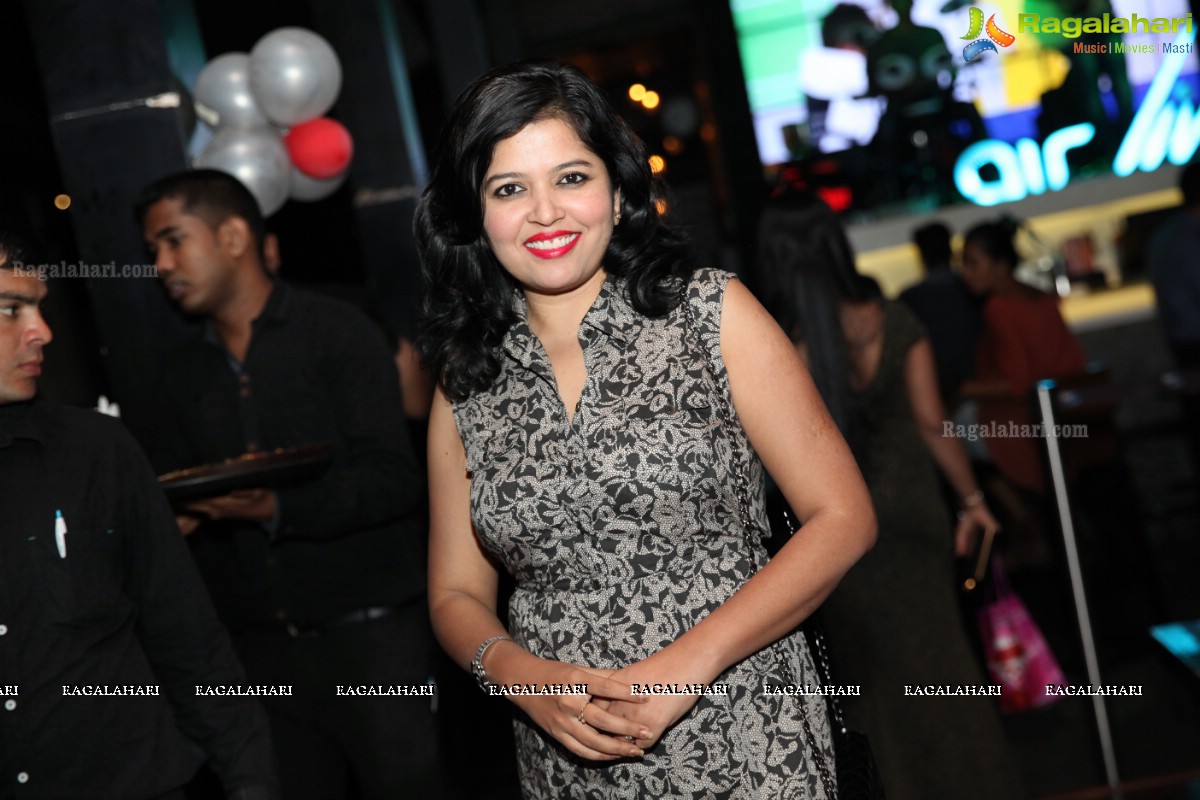 Anita Rathi-Sumeet Rathi 15th Wedding Anniversary Celebrations at Air Live