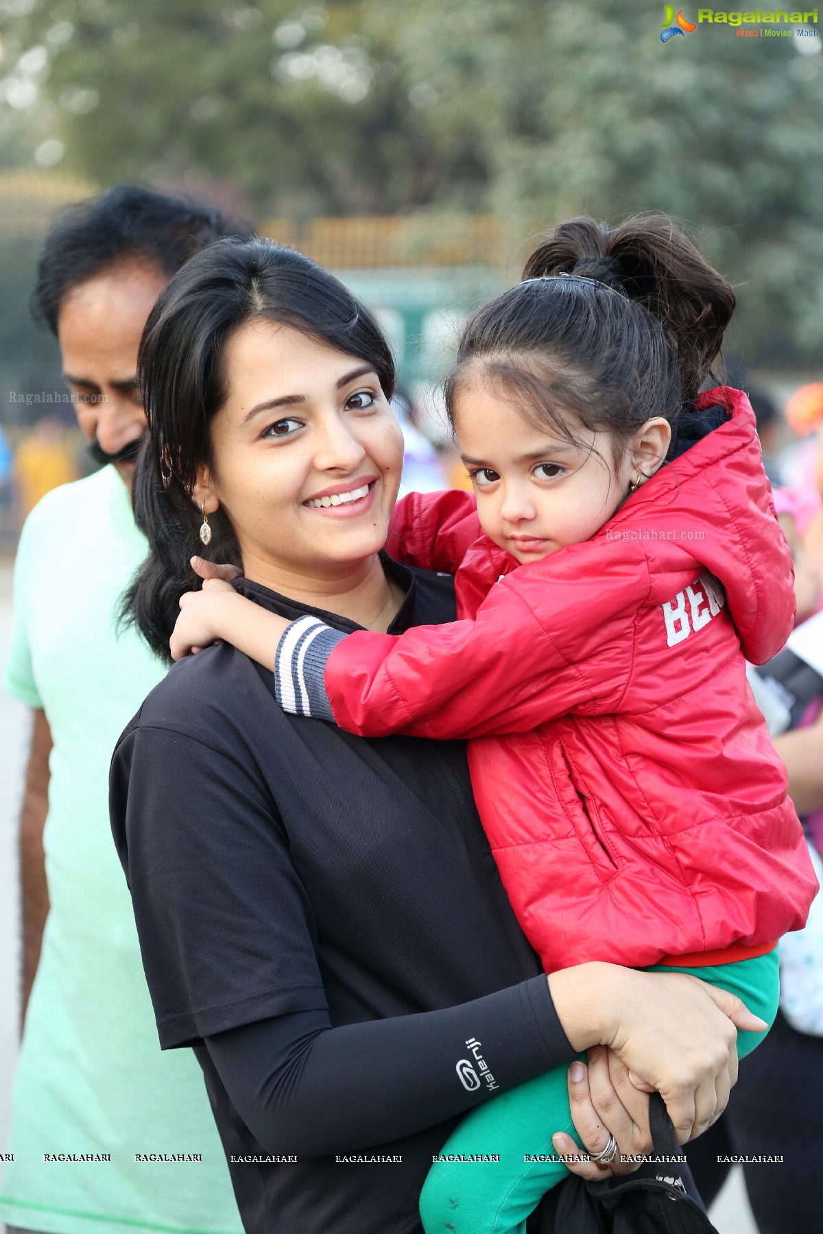 Pinkathon's Baby Wearing Walk with Milind Soman