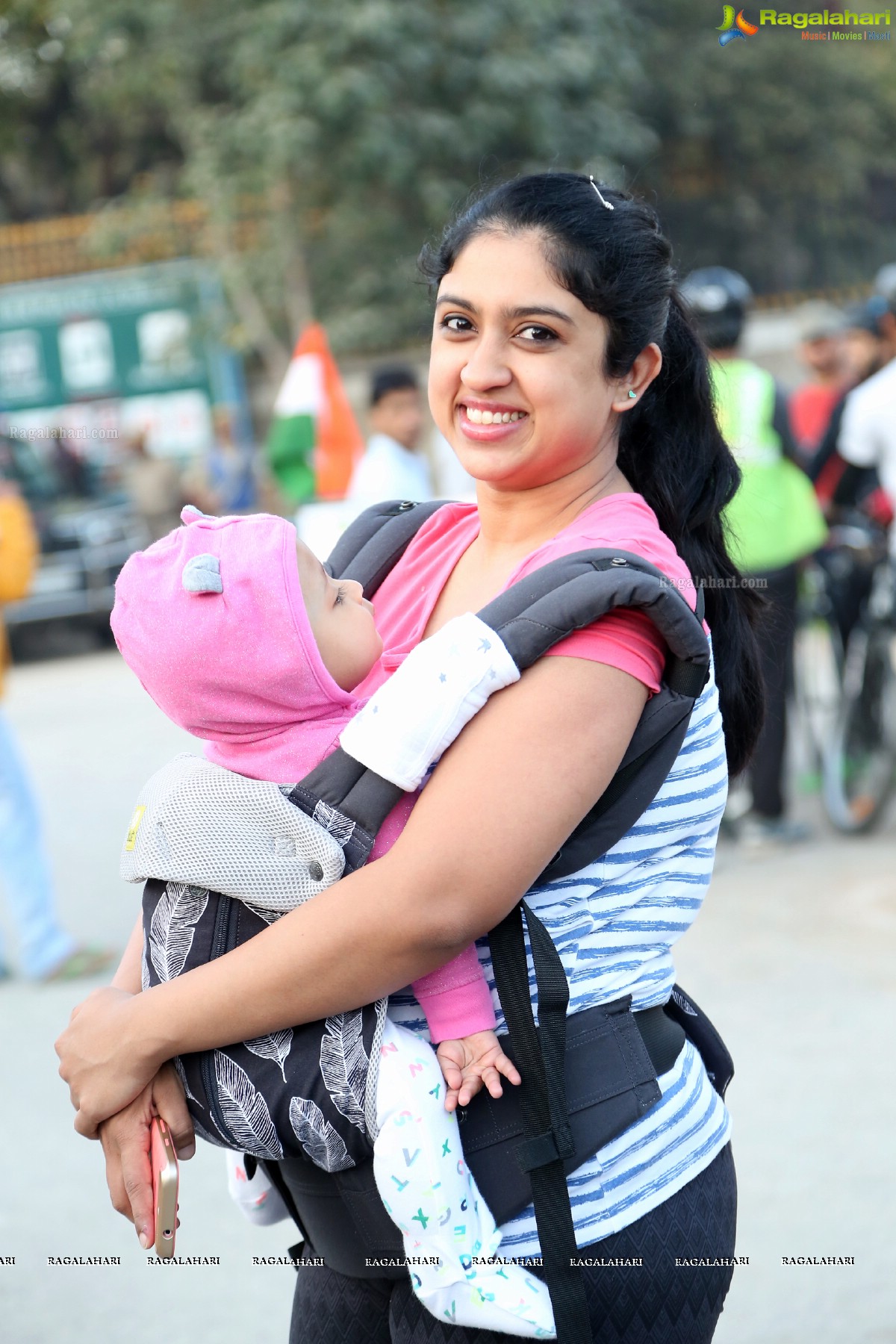 Pinkathon's Baby Wearing Walk with Milind Soman