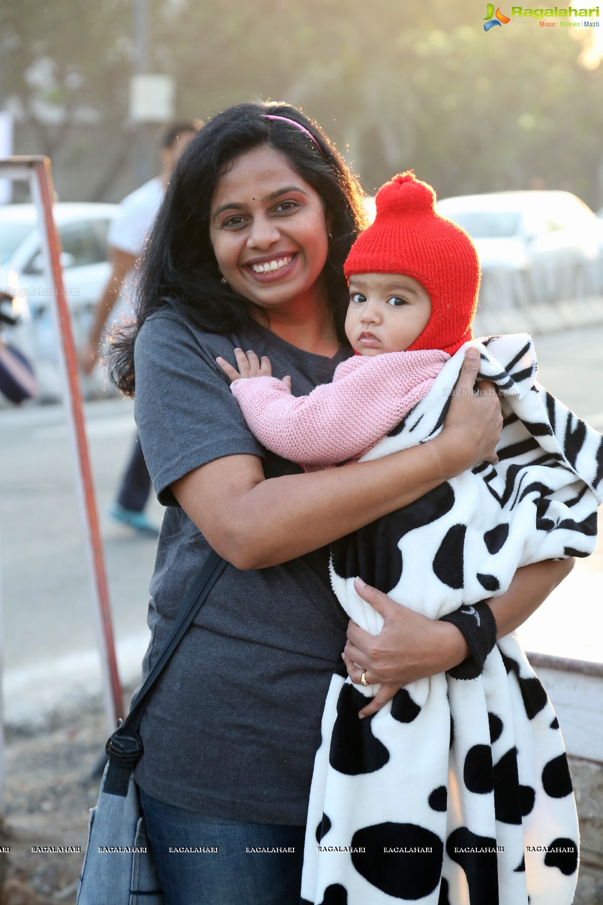 Pinkathon's Baby Wearing Walk with Milind Soman