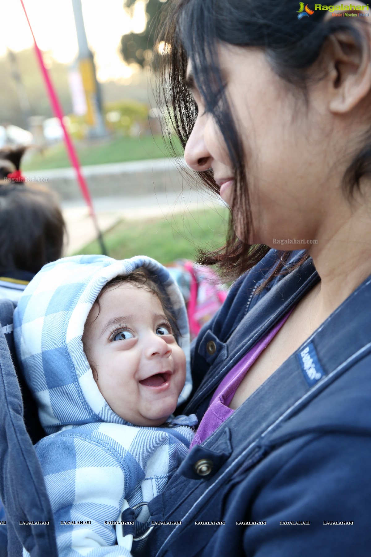 Pinkathon's Baby Wearing Walk with Milind Soman