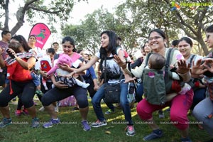 Pinkathon's Baby Wearing Walk with Milind Soman