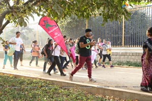 Pinkathon's Baby Wearing Walk with Milind Soman