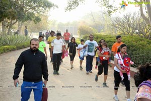 Pinkathon's Baby Wearing Walk with Milind Soman