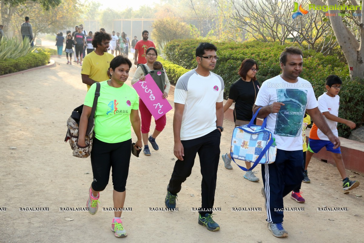 Pinkathon's Baby Wearing Walk with Milind Soman