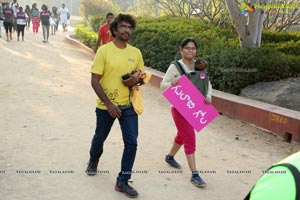 Pinkathon's Baby Wearing Walk with Milind Soman