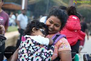 Pinkathon's Baby Wearing Walk with Milind Soman