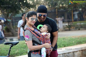 Pinkathon's Baby Wearing Walk with Milind Soman