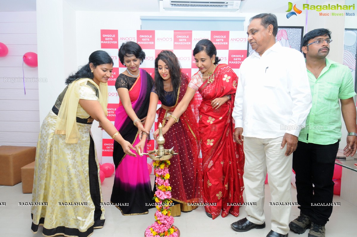 Bhanu Tripathi launches Anoo's at Ongole