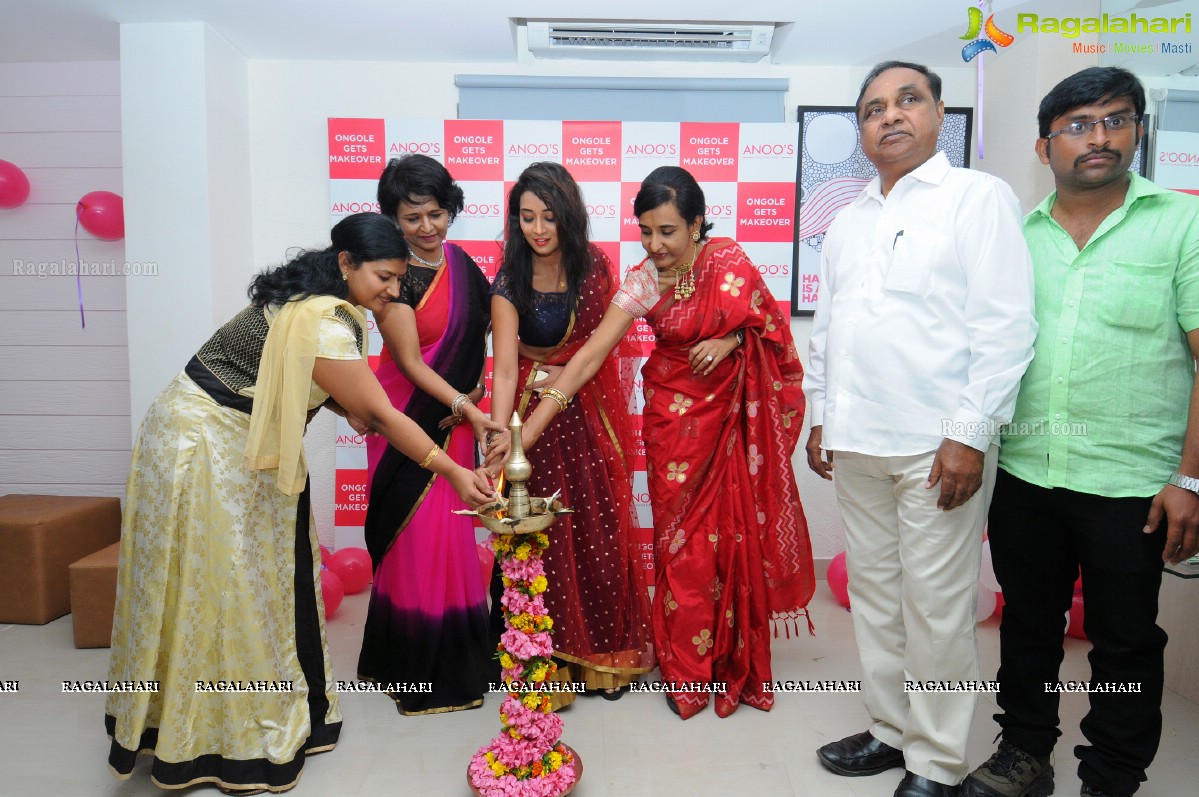 Bhanu Tripathi launches Anoo's at Ongole