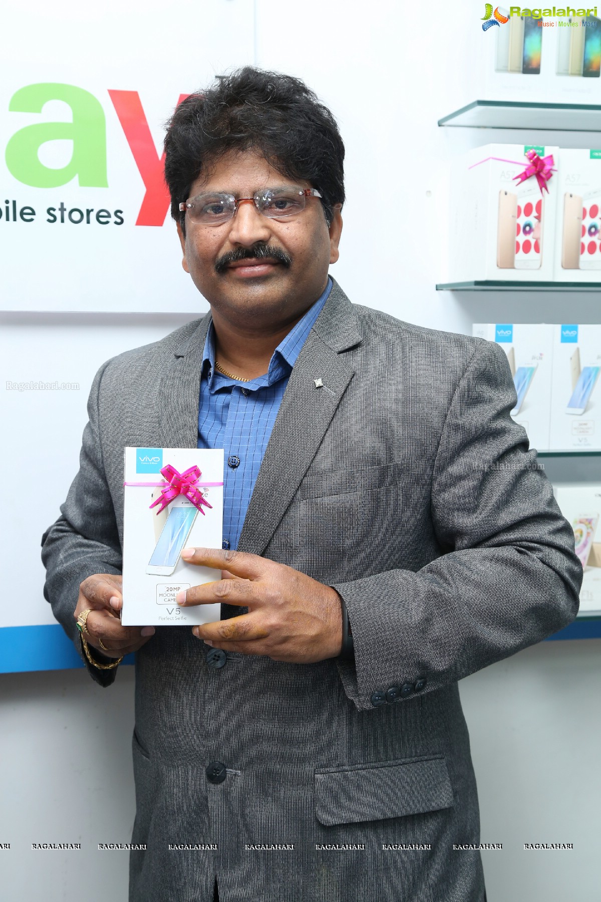 Cellbay - Multi Brand Mobile Store Launch by Yamini Bhaskar at Jagathgiri Gutta, Hyderabad