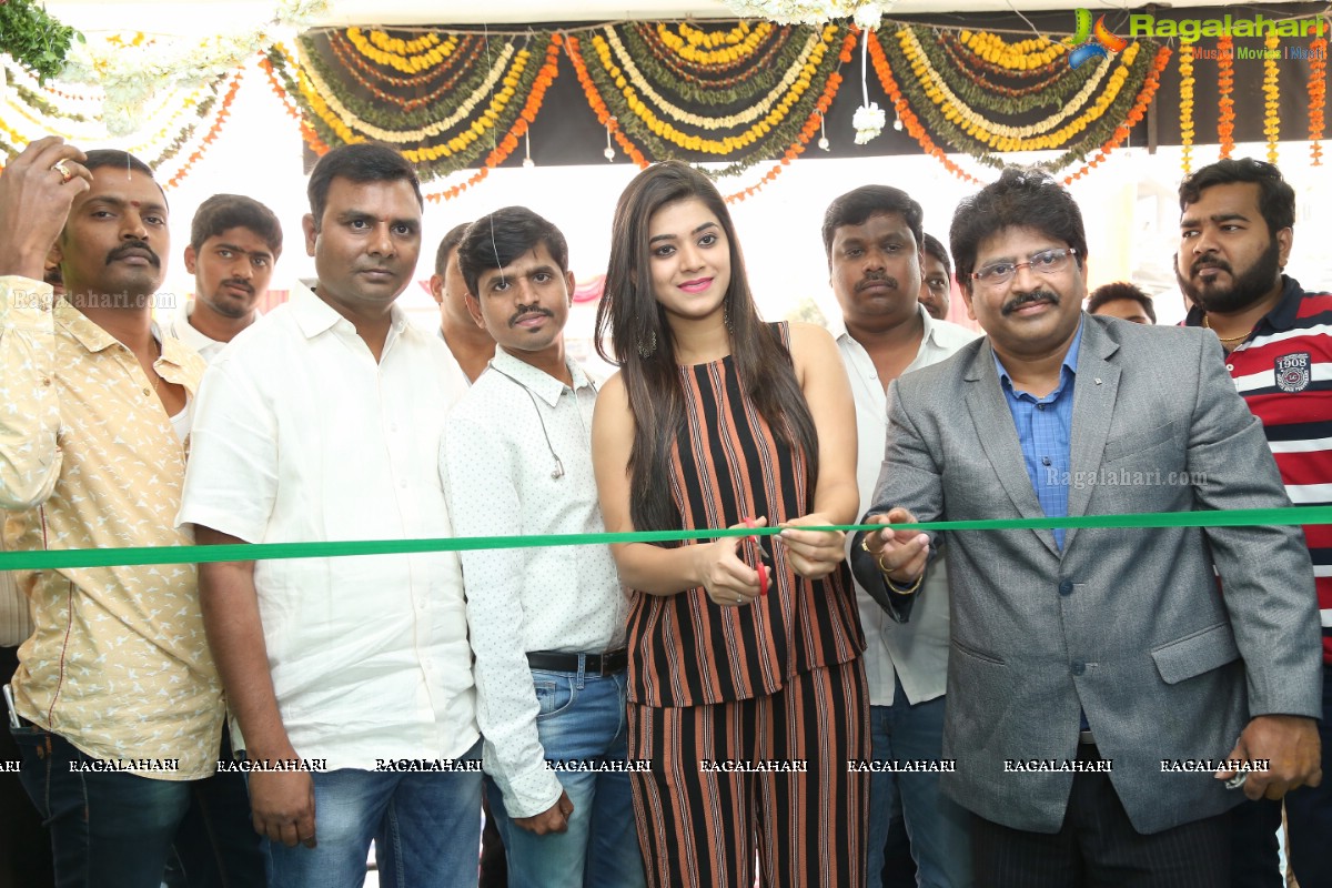 Cellbay - Multi Brand Mobile Store Launch by Yamini Bhaskar at Jagathgiri Gutta, Hyderabad