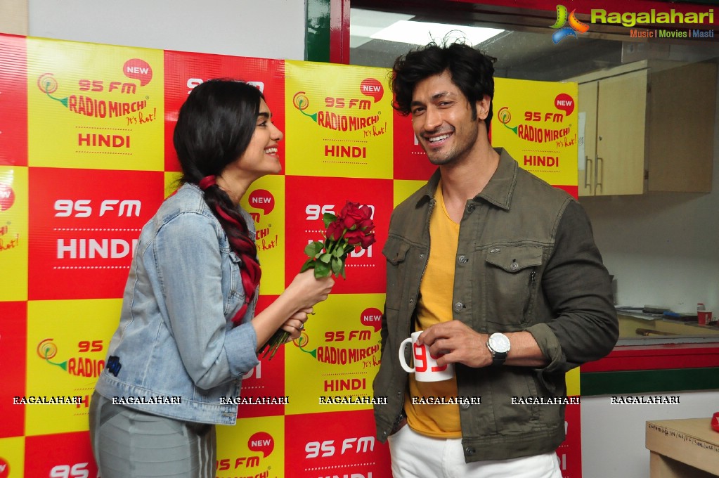 Commando 2 Team at Radio Mirchi