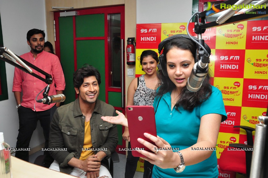 Commando 2 Team at Radio Mirchi