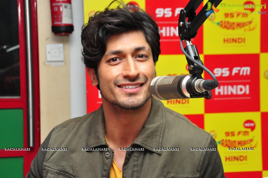 Commando 2 Team at Radio Mirchi