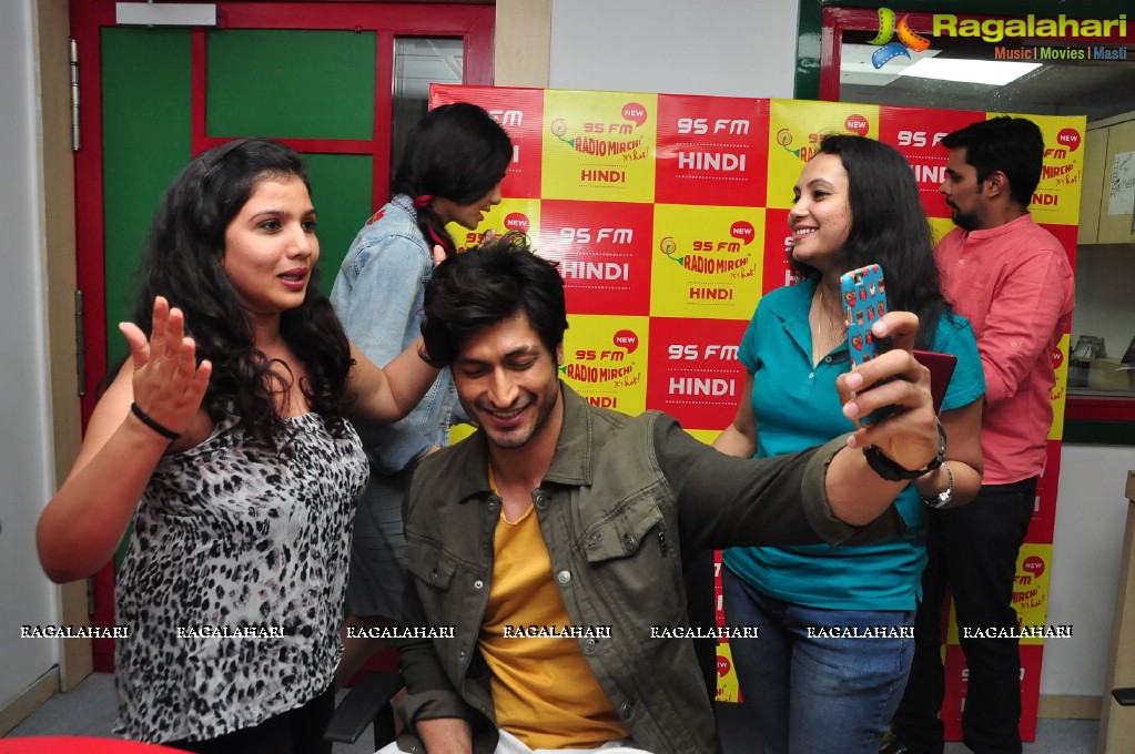 Commando 2 Team at Radio Mirchi