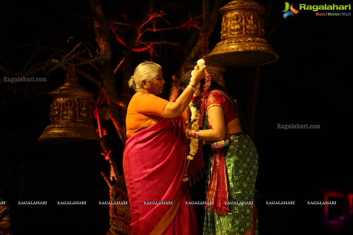 Gudi Sambaralu - A Bharatnatyam Recital by Smita Madhav and Kuchipudi Recital by Yashoda at Dharmapuri Kshetram, Hyderabad