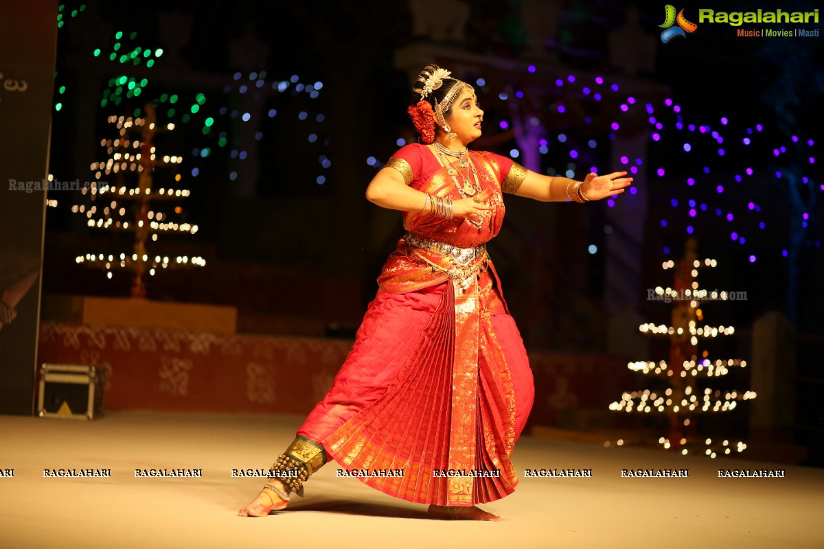 Gudi Sambaralu - A Bharatnatyam Recital by Smita Madhav and Kuchipudi Recital by Yashoda at Dharmapuri Kshetram, Hyderabad