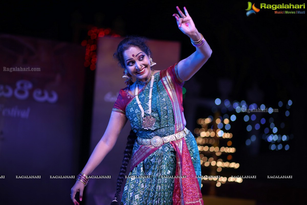 Gudi Sambaralu - A Bharatnatyam Recital by Smita Madhav and Kuchipudi Recital by Yashoda at Dharmapuri Kshetram, Hyderabad